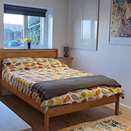 Modern Studio Apartment With Outstanding Views, Sleeps 2 Newlyn Exterior photo